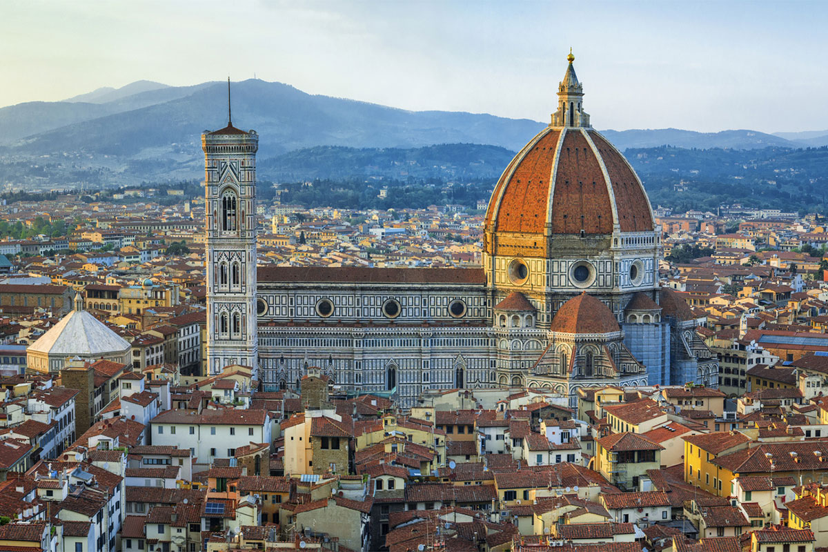 Visita el centro histórico de Florencia durante tu viaje en autobús Viaja a Florencia, la capital de la Toscana